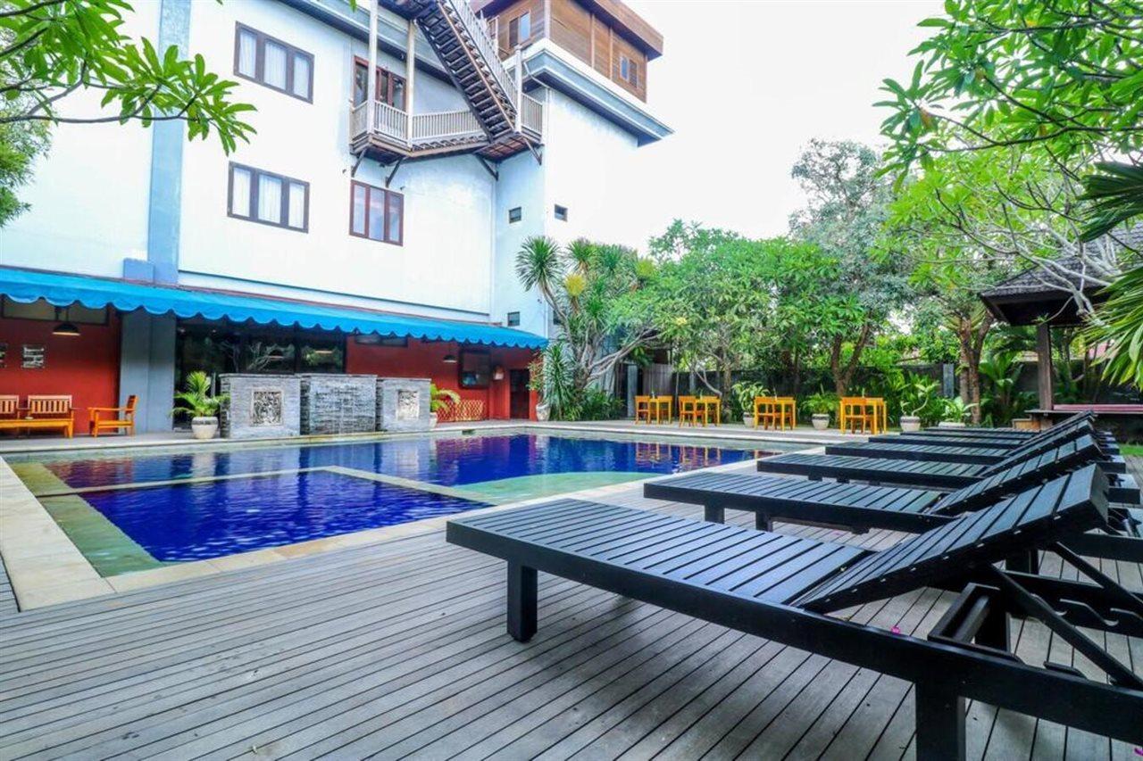 Capital O 2114 Grand Jimbaran Boutique Hotel Exterior photo