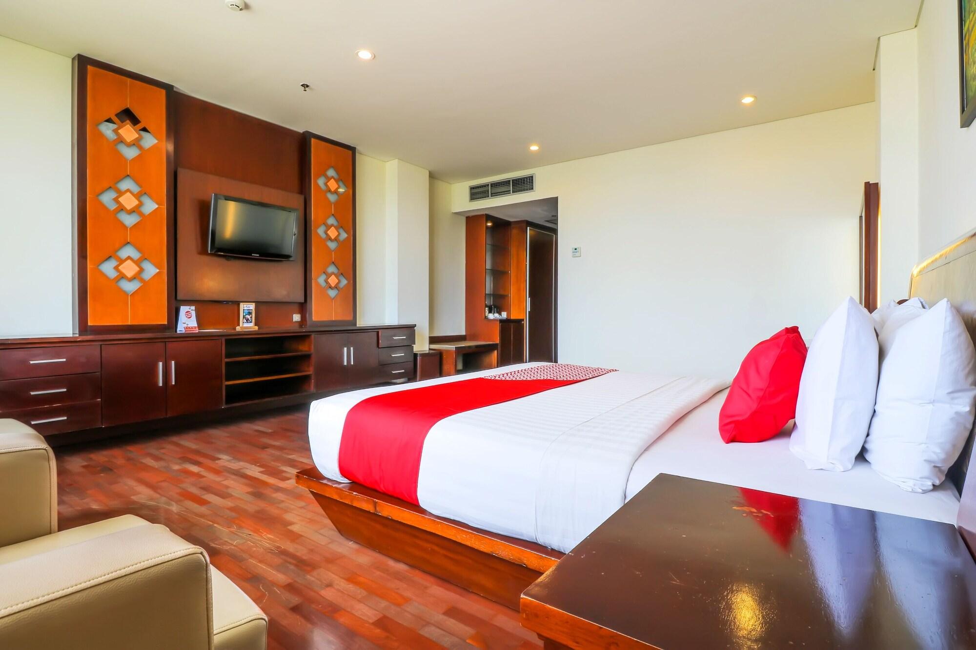 Capital O 2114 Grand Jimbaran Boutique Hotel Exterior photo