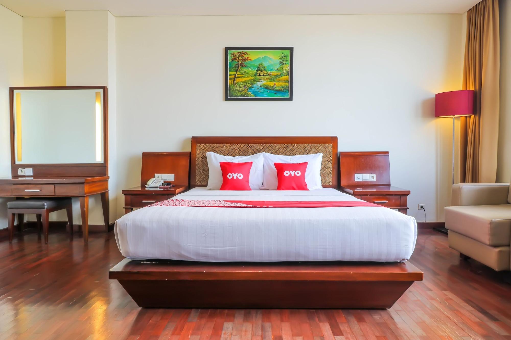 Capital O 2114 Grand Jimbaran Boutique Hotel Exterior photo
