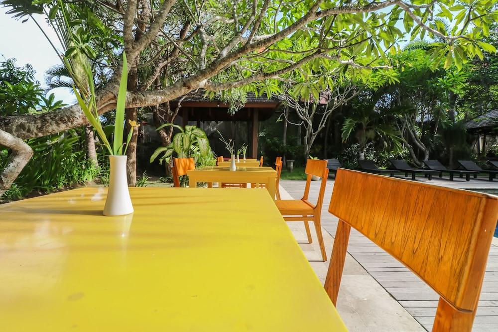 Capital O 2114 Grand Jimbaran Boutique Hotel Exterior photo