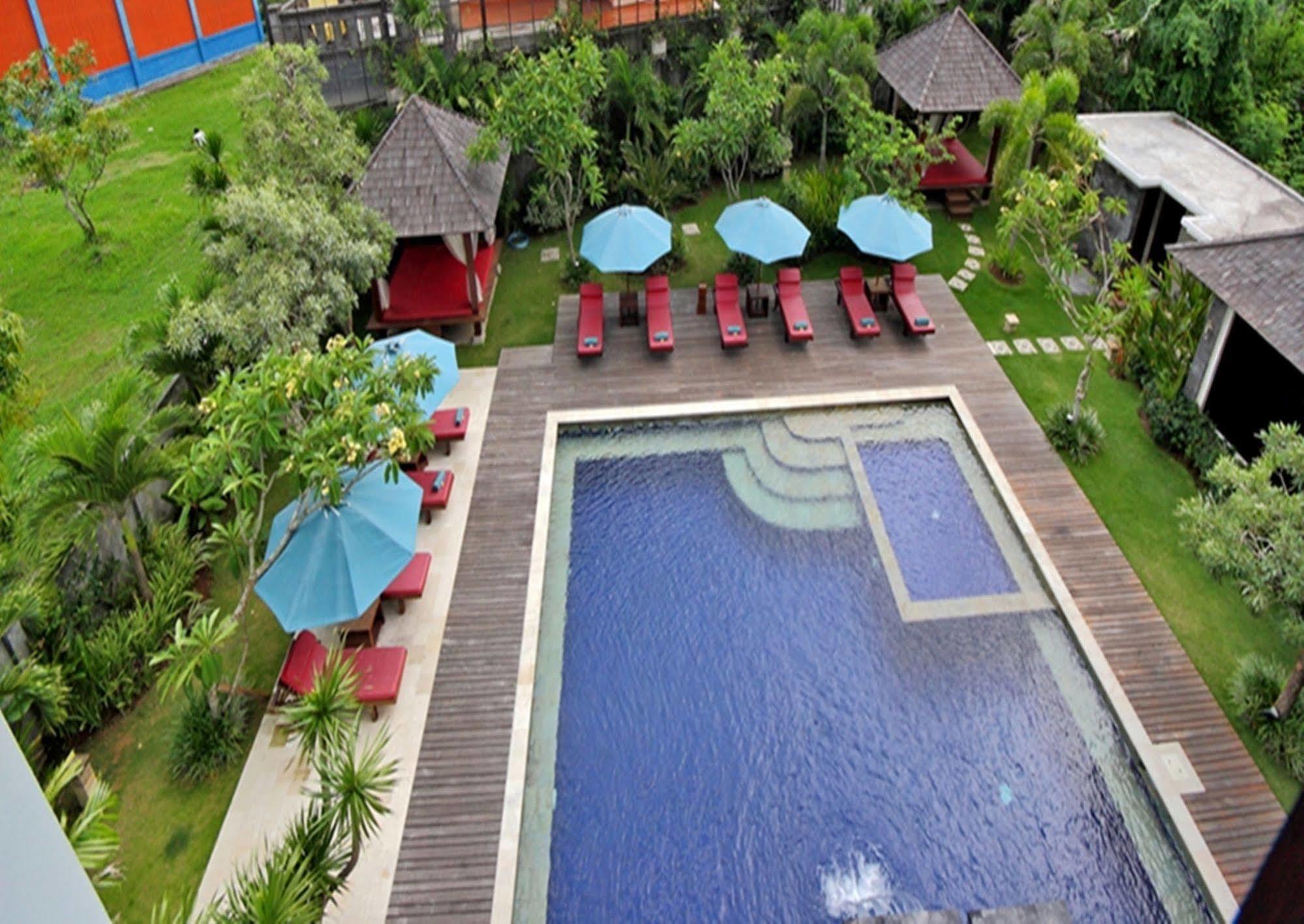 Capital O 2114 Grand Jimbaran Boutique Hotel Exterior photo