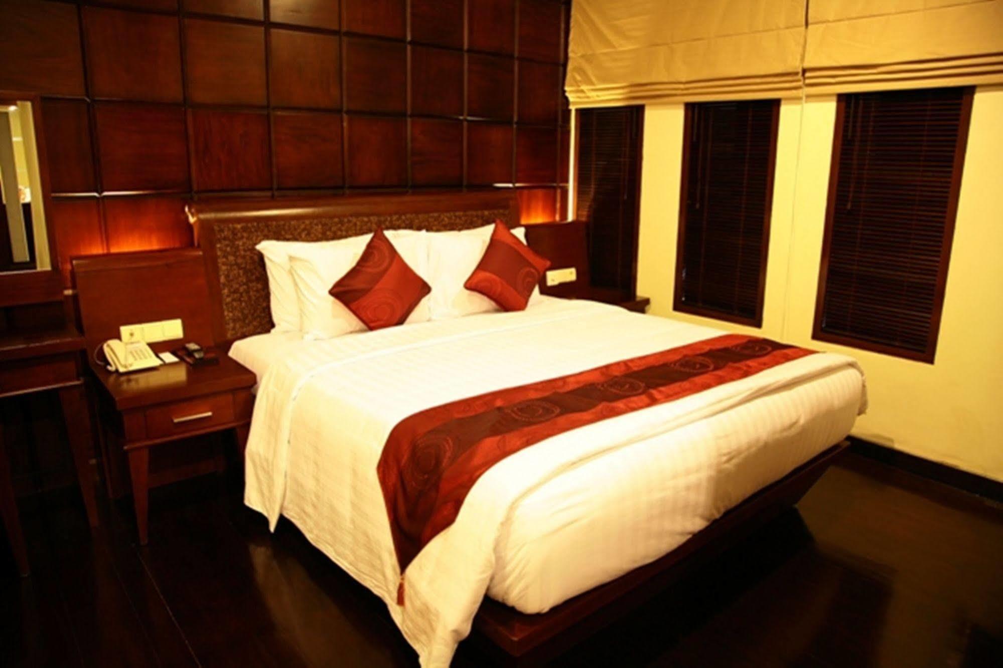 Capital O 2114 Grand Jimbaran Boutique Hotel Exterior photo