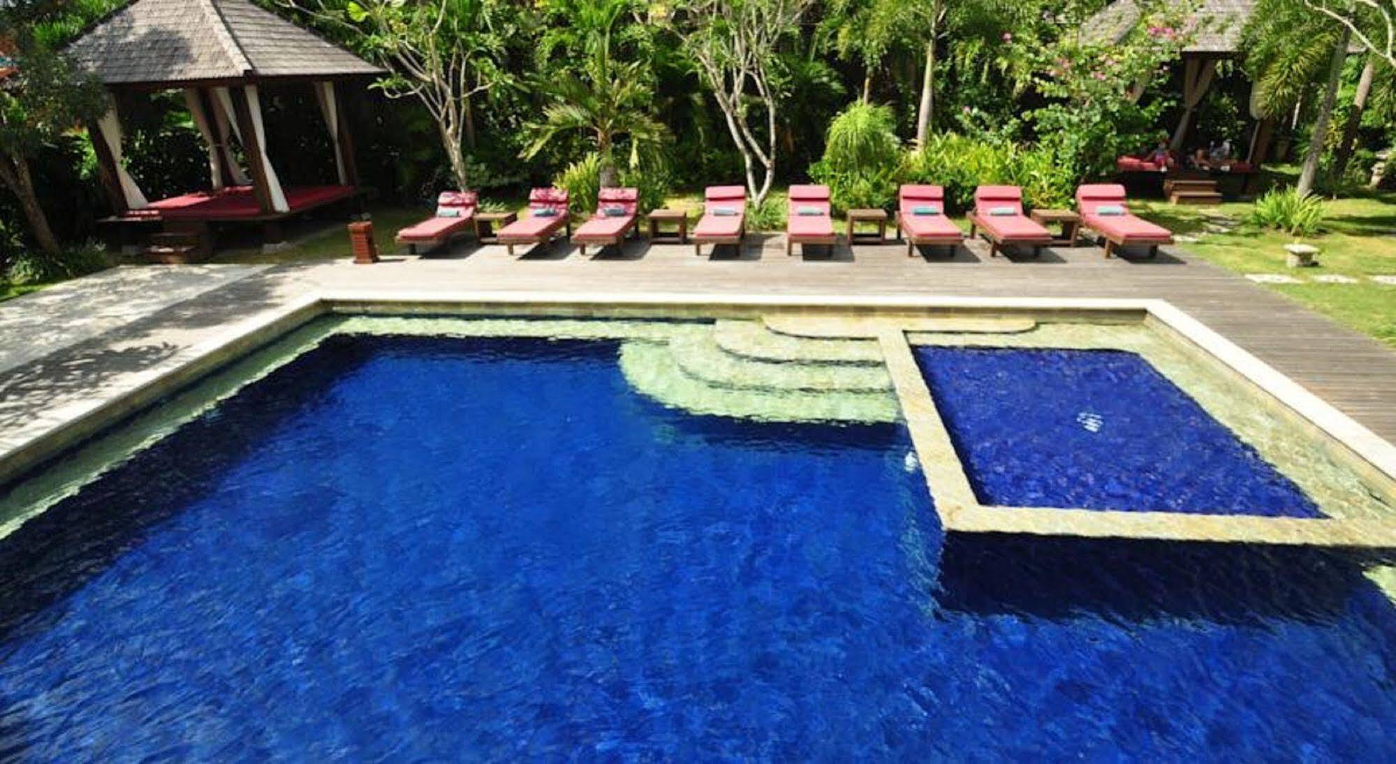 Capital O 2114 Grand Jimbaran Boutique Hotel Exterior photo